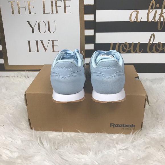 New Reeboks youth can be converted to women sizes - Picture 4 of 6